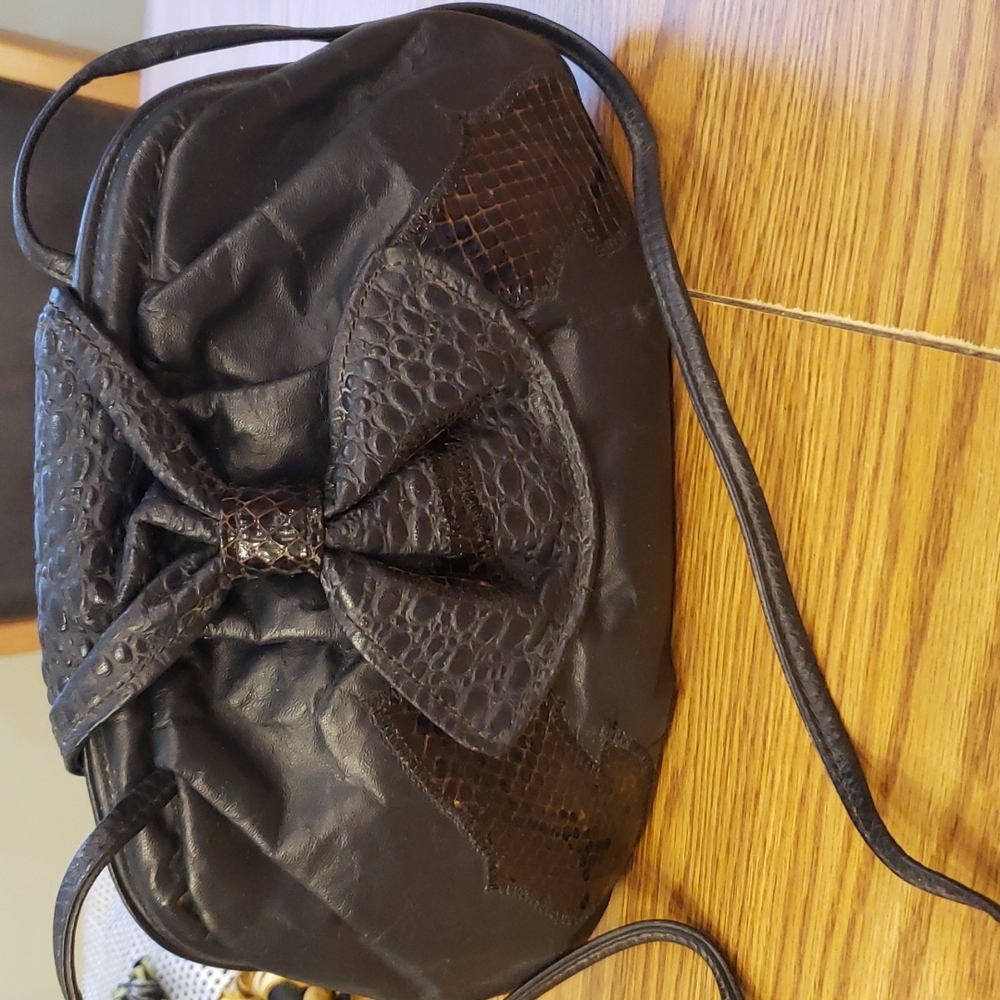 Vintage Gary Silverman Genuine Leather Crossbody bag. Made in USA